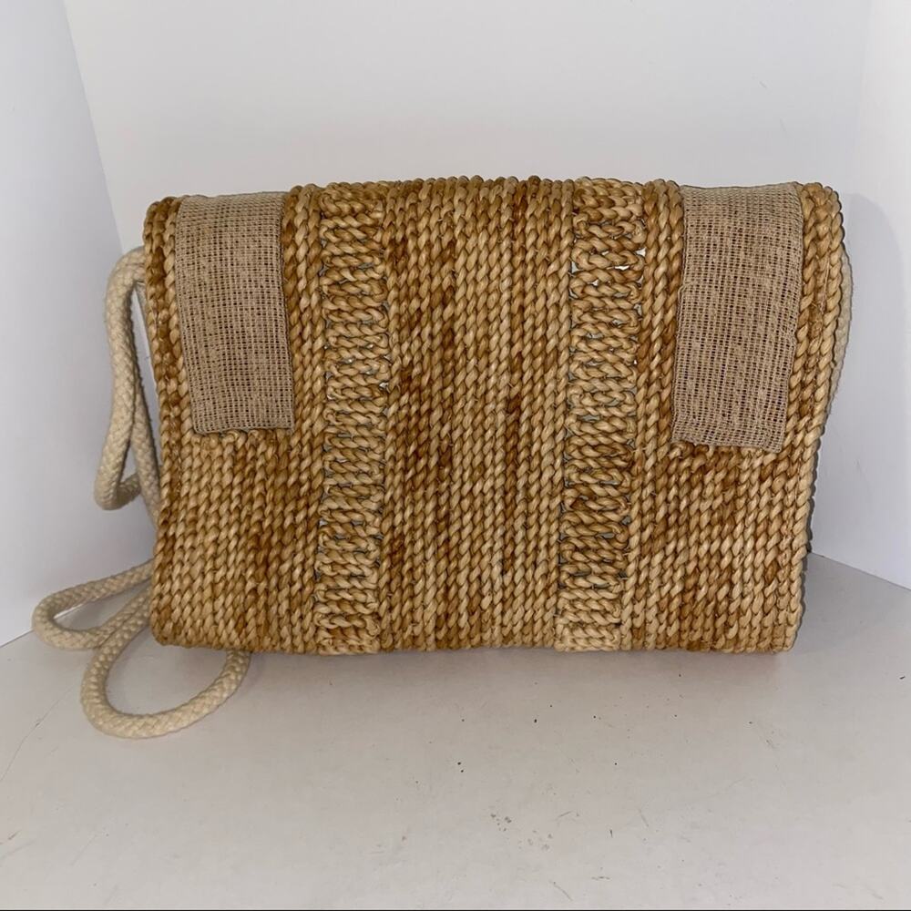 VNTG floral embroidered cottage core straw crossbody - Picture 4 of 4